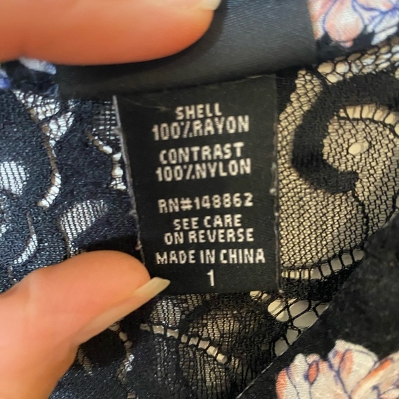 Torrid Long Sleeve Button Down Black Flower Shirt With Lace Size 1 Whimsigoth - Picture 8 of 9